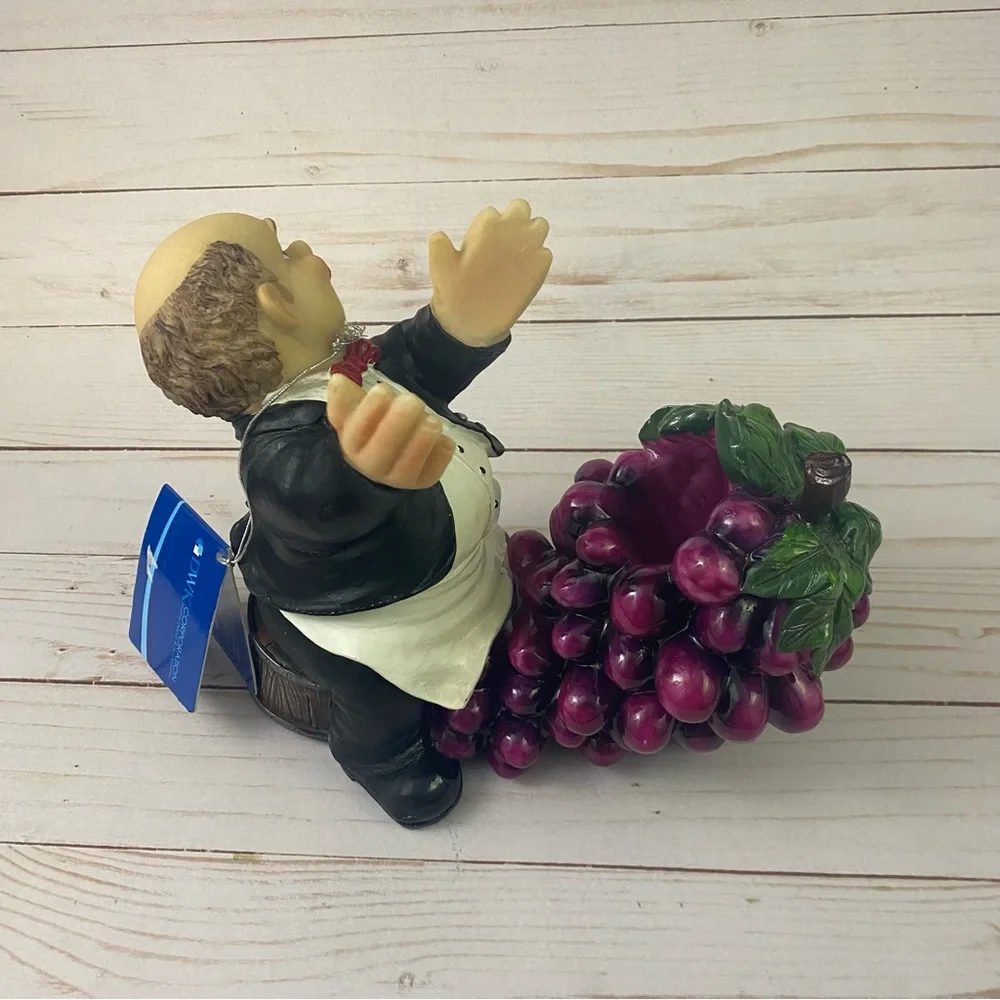 DWK Wine Bottle Holder Waiter & Grapes NWT World of Wonders 2012